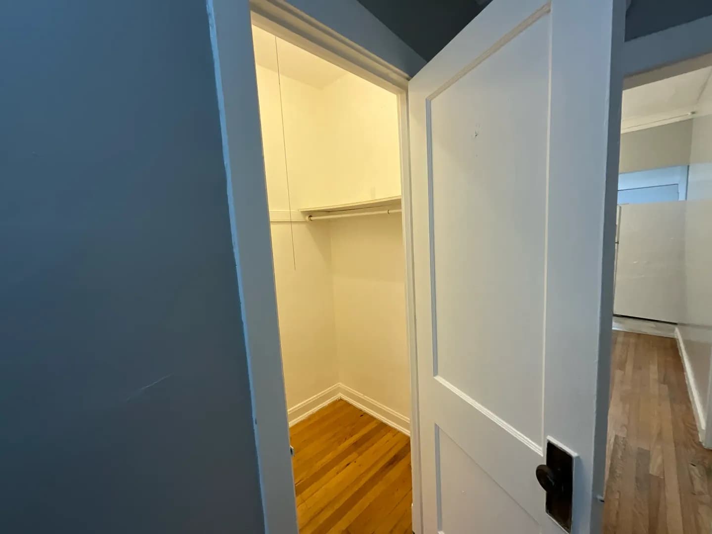 Chicago Apartment: 7131 S Bennett Ave.