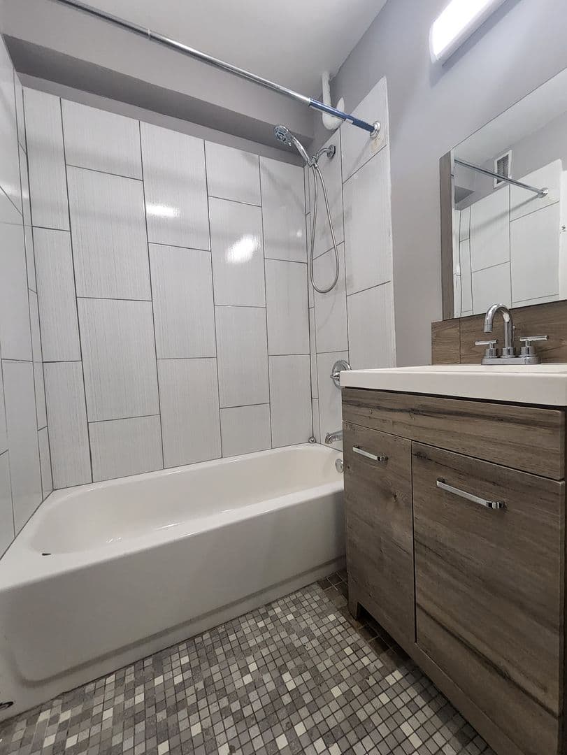 Chicago Apartment: 7270 S South Shore Dr.