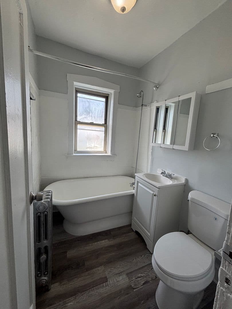 Chicago Apartment: 6600 S Ingleside Ave