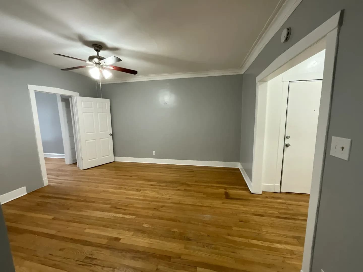 Chicago Apartment: 7131 S Bennett Ave.