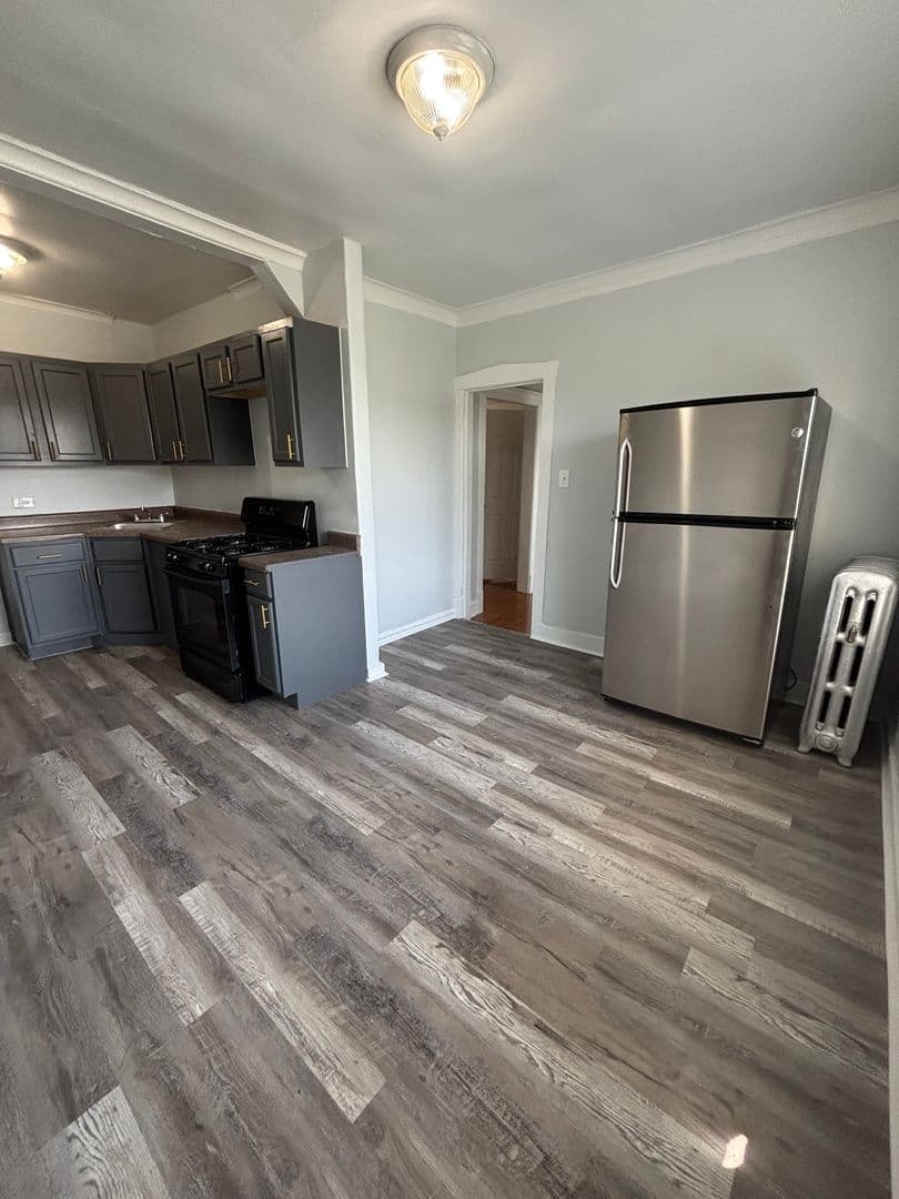 Chicago Apartment: 6600 S Ingleside Ave