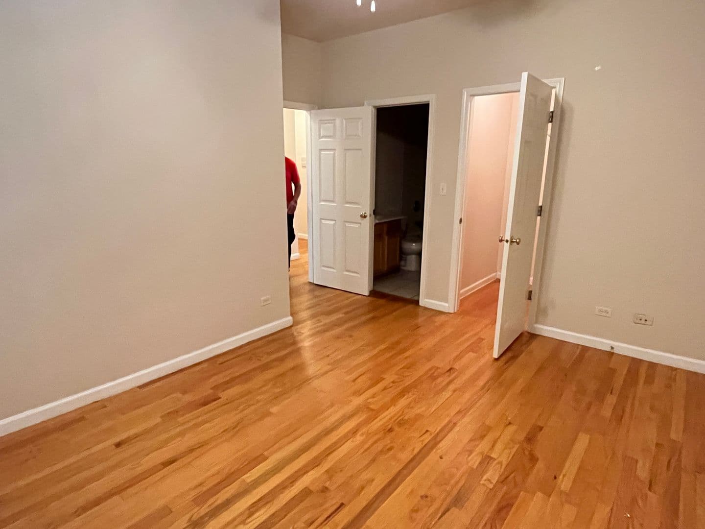 Chicago Apartment: 7001-7011 S Chappel Ave.