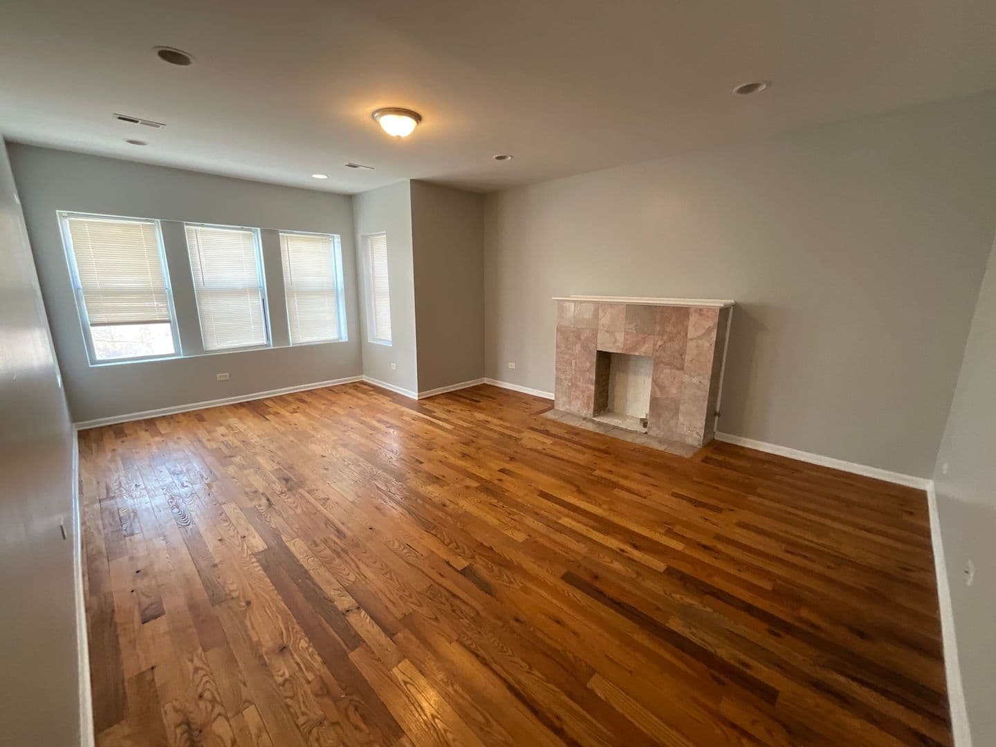 Chicago Apartment: 7419 S Colfax Ave.