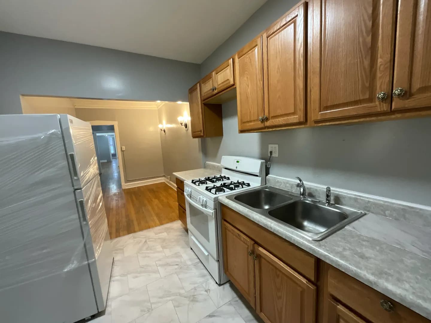 Chicago Apartment: 7131 S Bennett Ave.