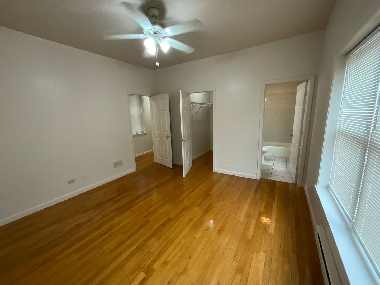 Chicago Apartment: 7001-7011 S Chappel Ave.