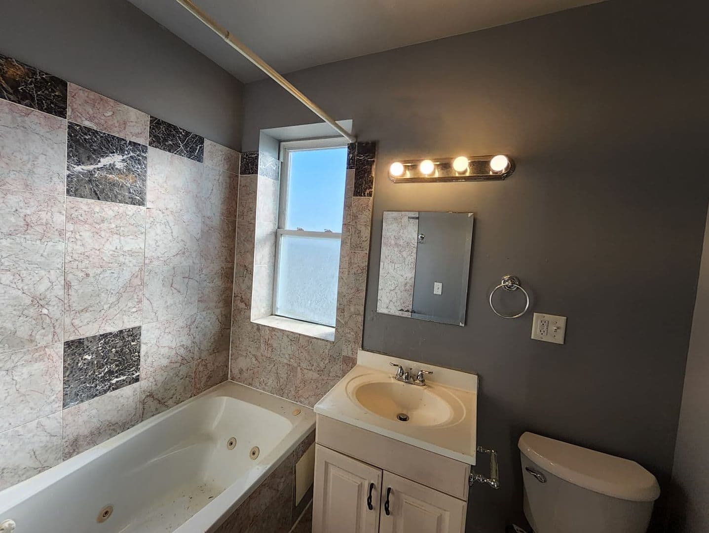Chicago Apartment: 6625-29 S Drexel Ave.