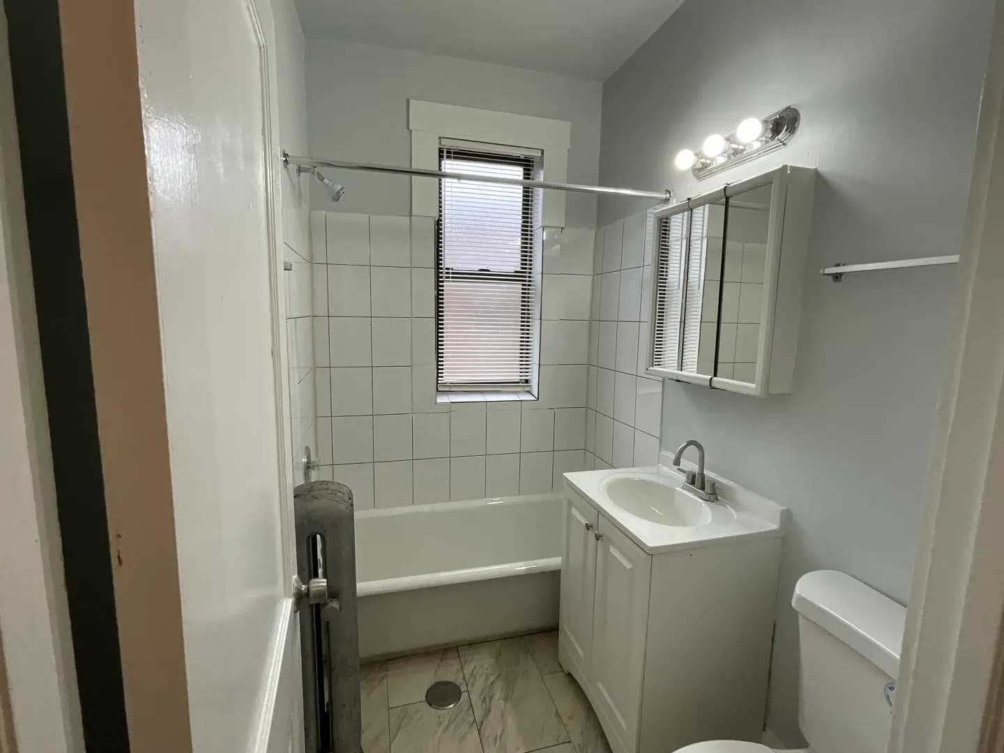 Chicago Apartment: 7131 S Bennett Ave.