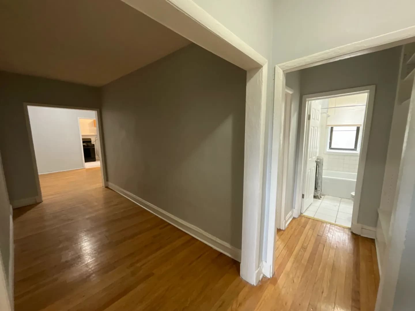 Chicago Apartment: 7131 S Bennett Ave.