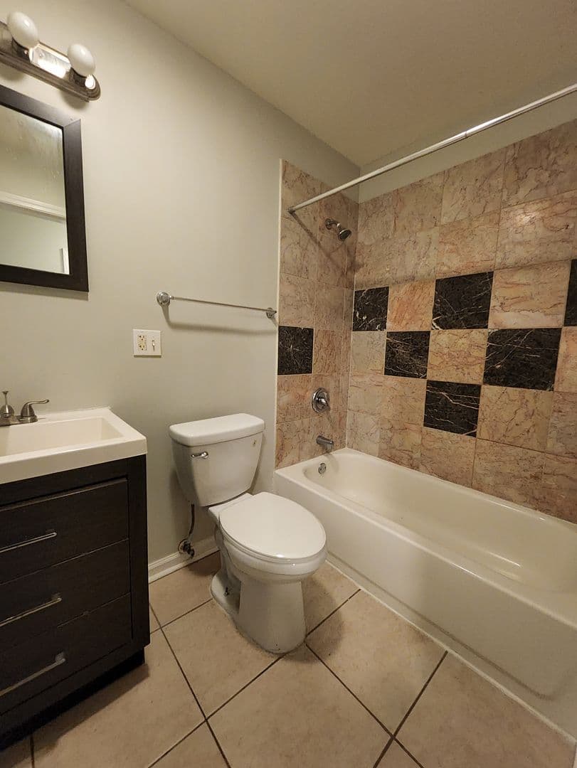 Chicago Apartment: 6625-29 S Drexel Ave.