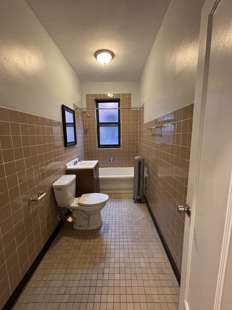Chicago Apartment: 6700 S Chappel Ave.