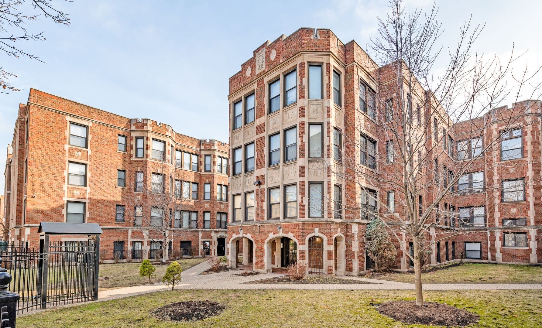 Chicago Apartment: 7131 S Bennett Ave.