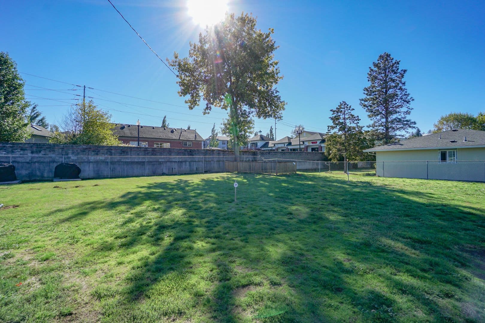 Fairview Apartment: 320 Lincoln Street
