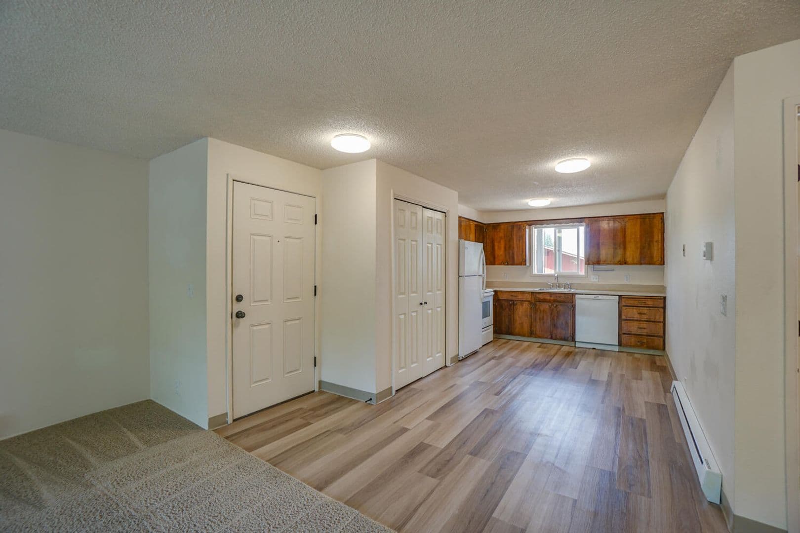 Salem Apartment: 1260 Marilyn St SE