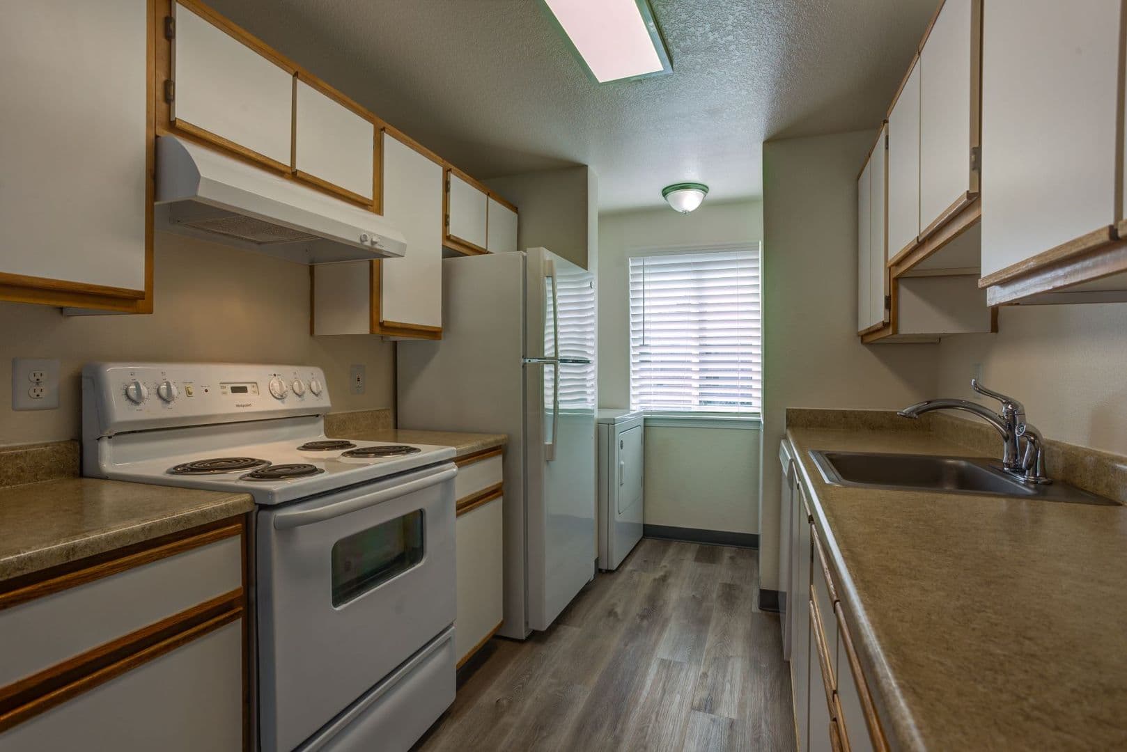 Estacada Apartment: 710 N Broadway St