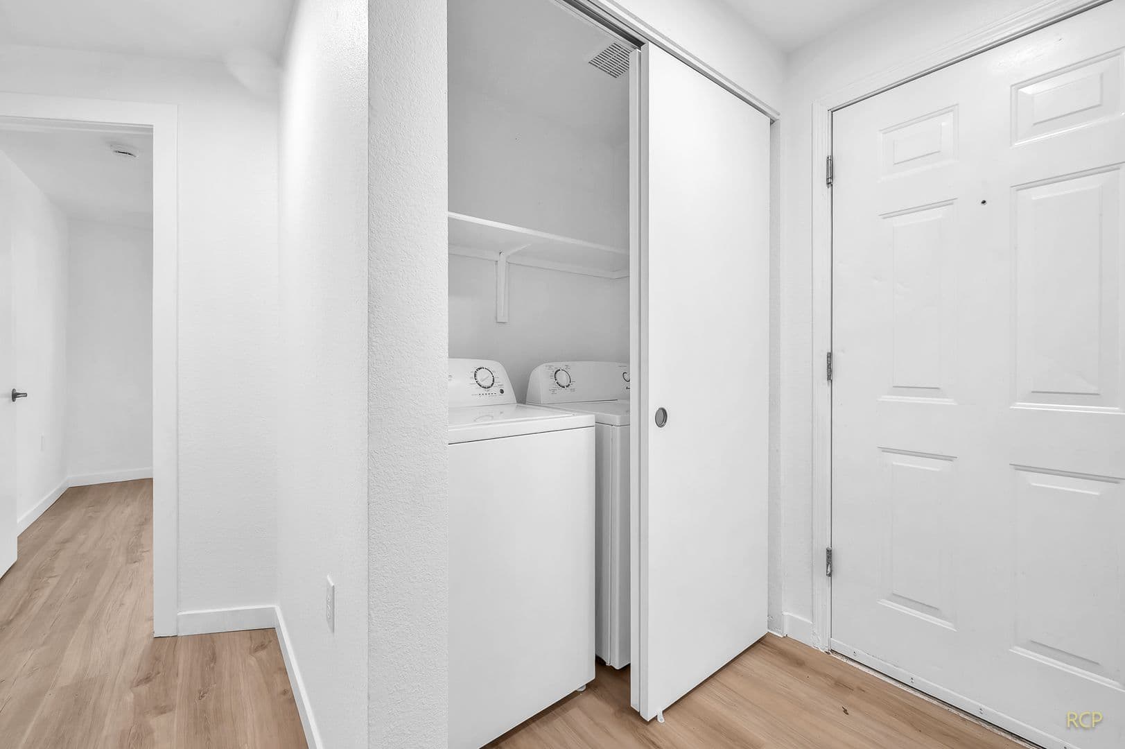Keizer Apartment: 812-898 Lockhaven Dr NE