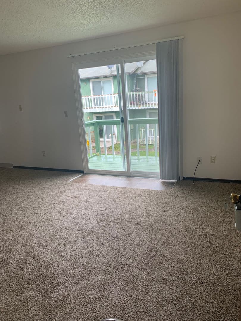 McMinnville Apartment: 730 SW Brockwood Avenue