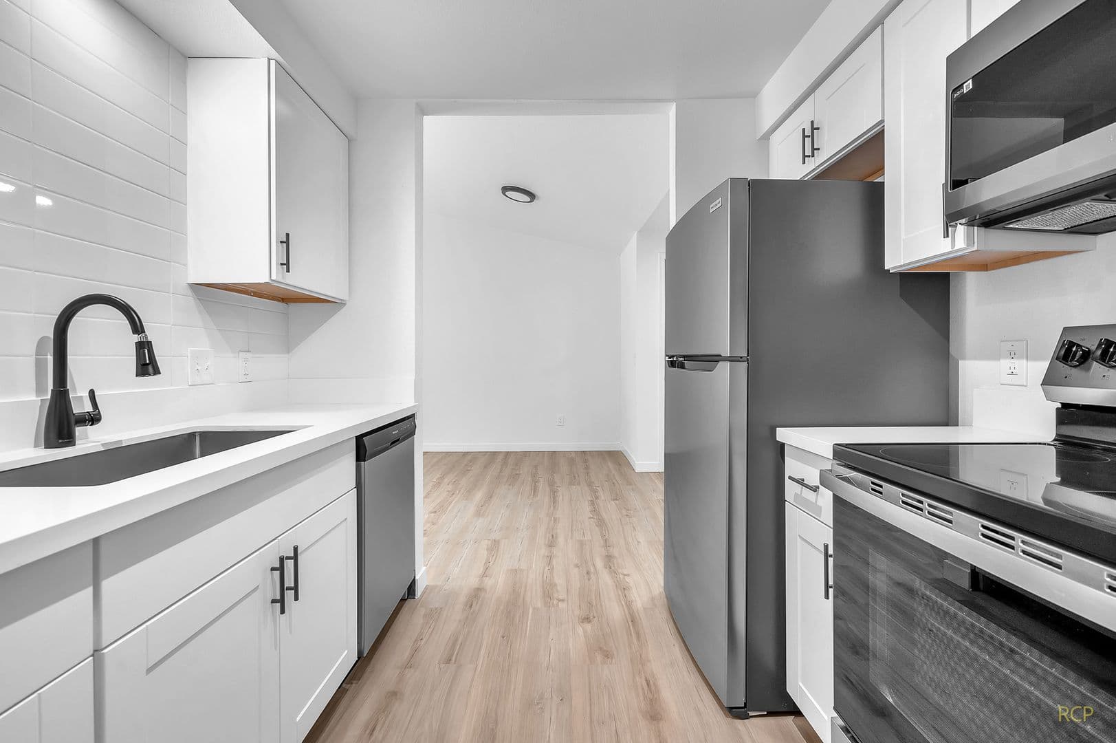 McMinnville Apartment: 1800 SW Old Sheridan Road