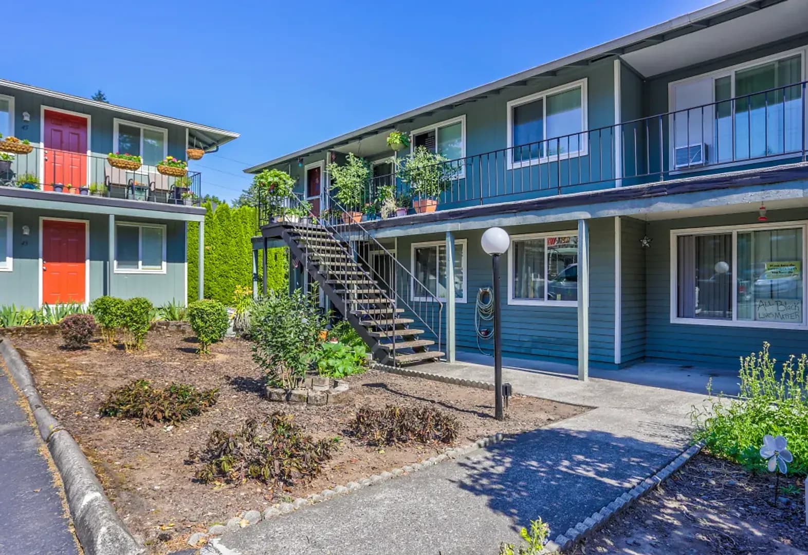 Portland Apartment: 10225 to 10257 NE Fremont Street