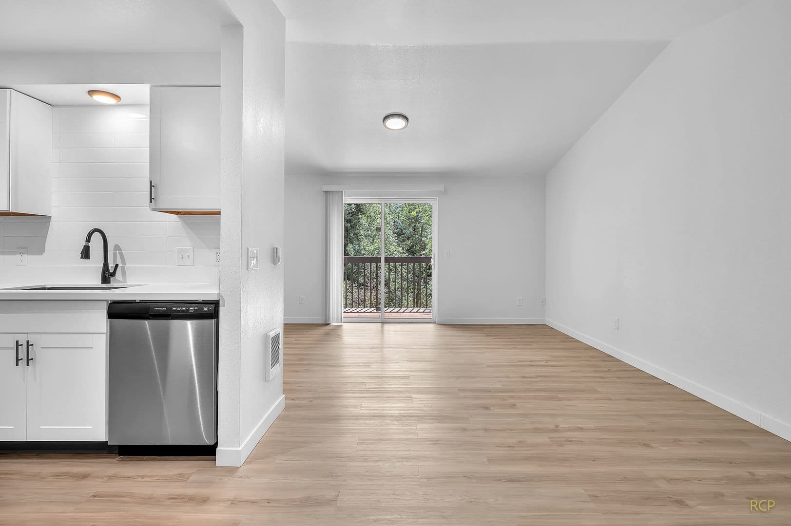McMinnville Apartment: 1800 SW Old Sheridan Road