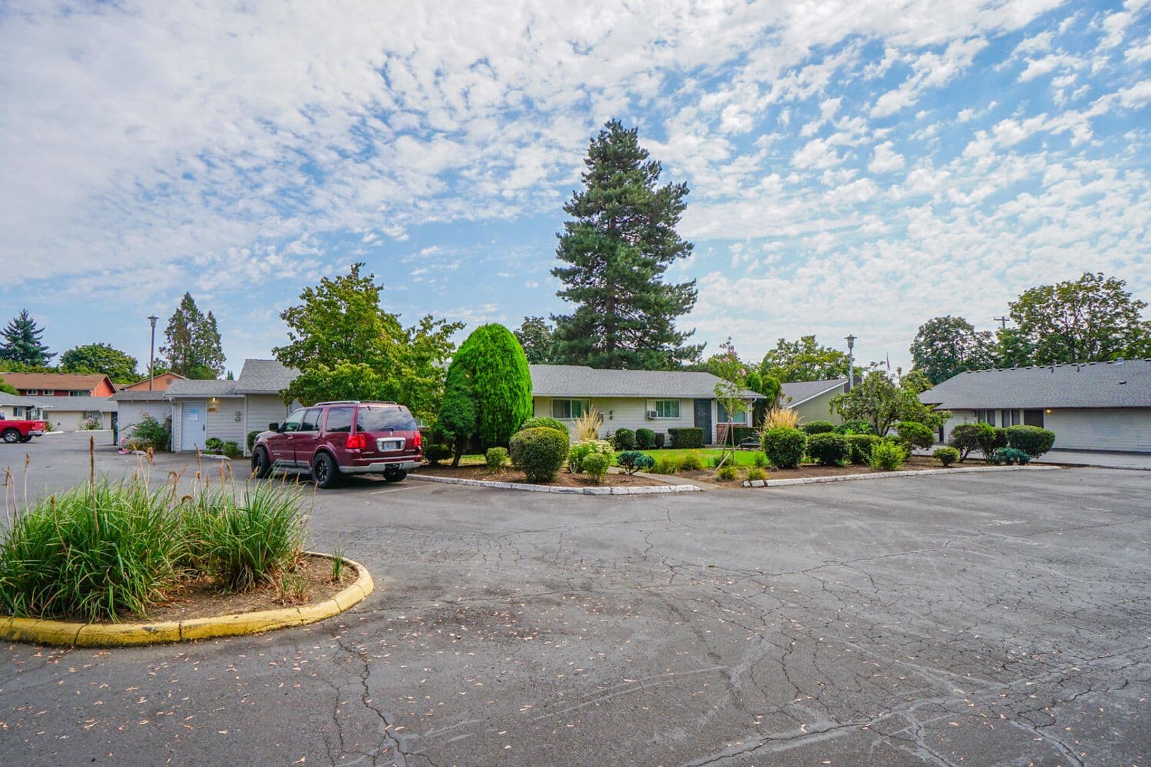 Forest Grove Apartment: 2747 20th Place