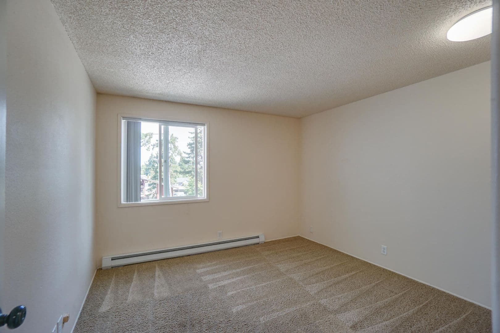 Salem Apartment: 1260 Marilyn St SE