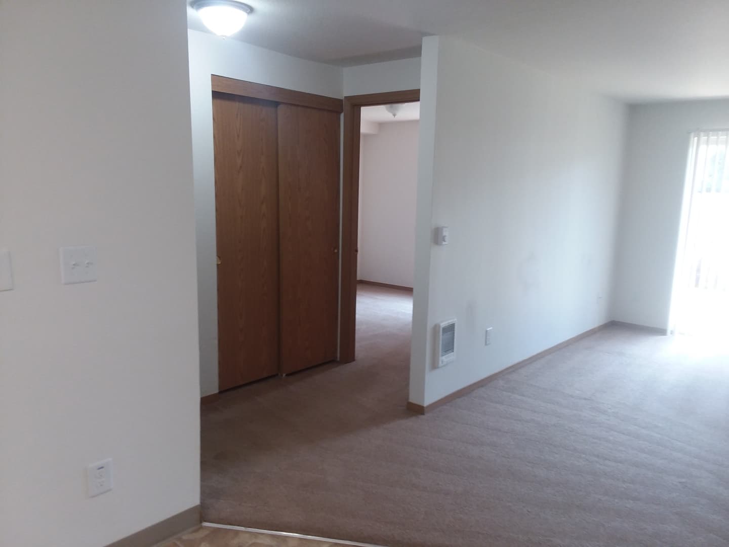 Estacada Apartment: 710 N Broadway St