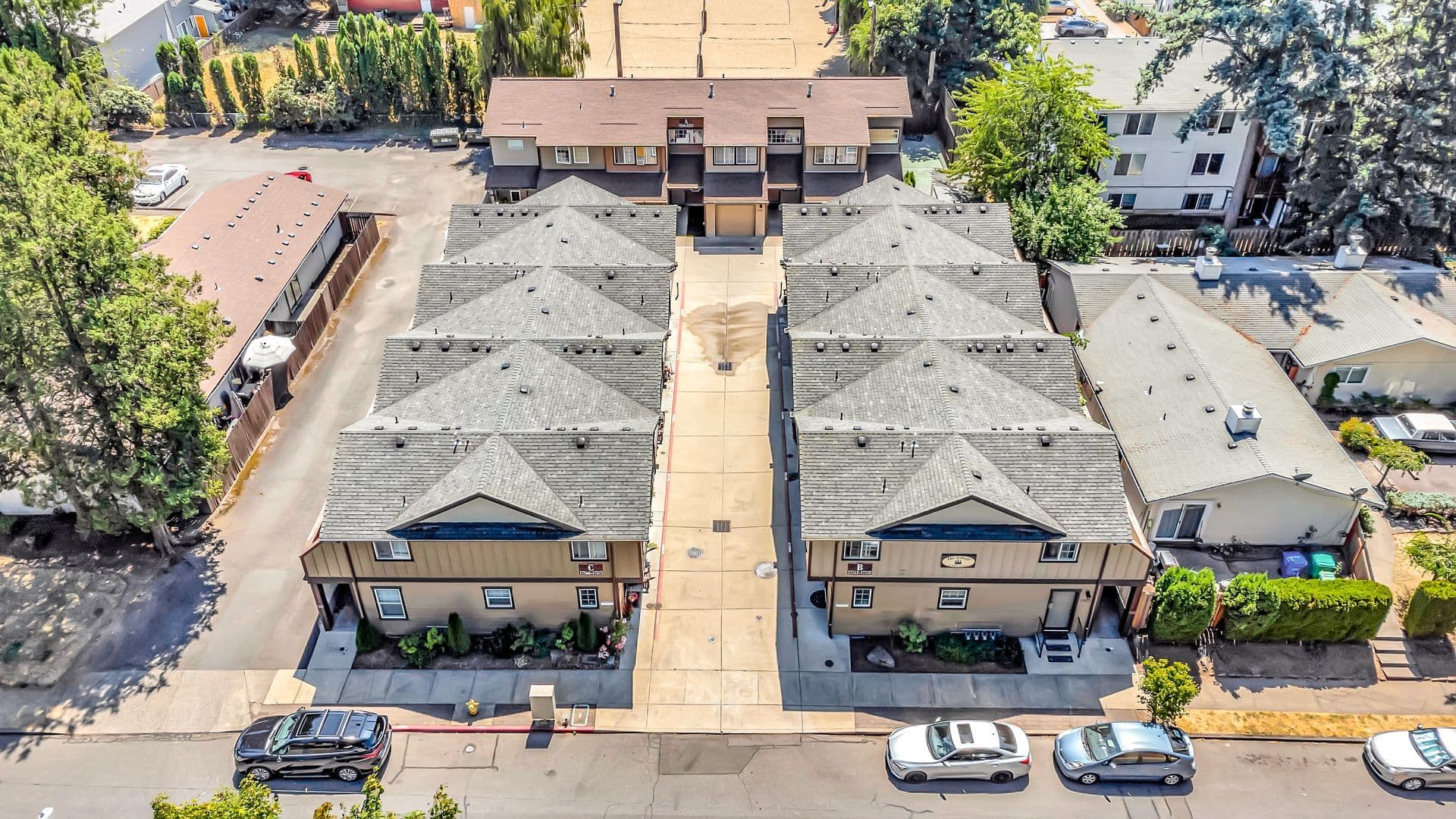 Portland Apartment: 17512-17572 SE Pine St.