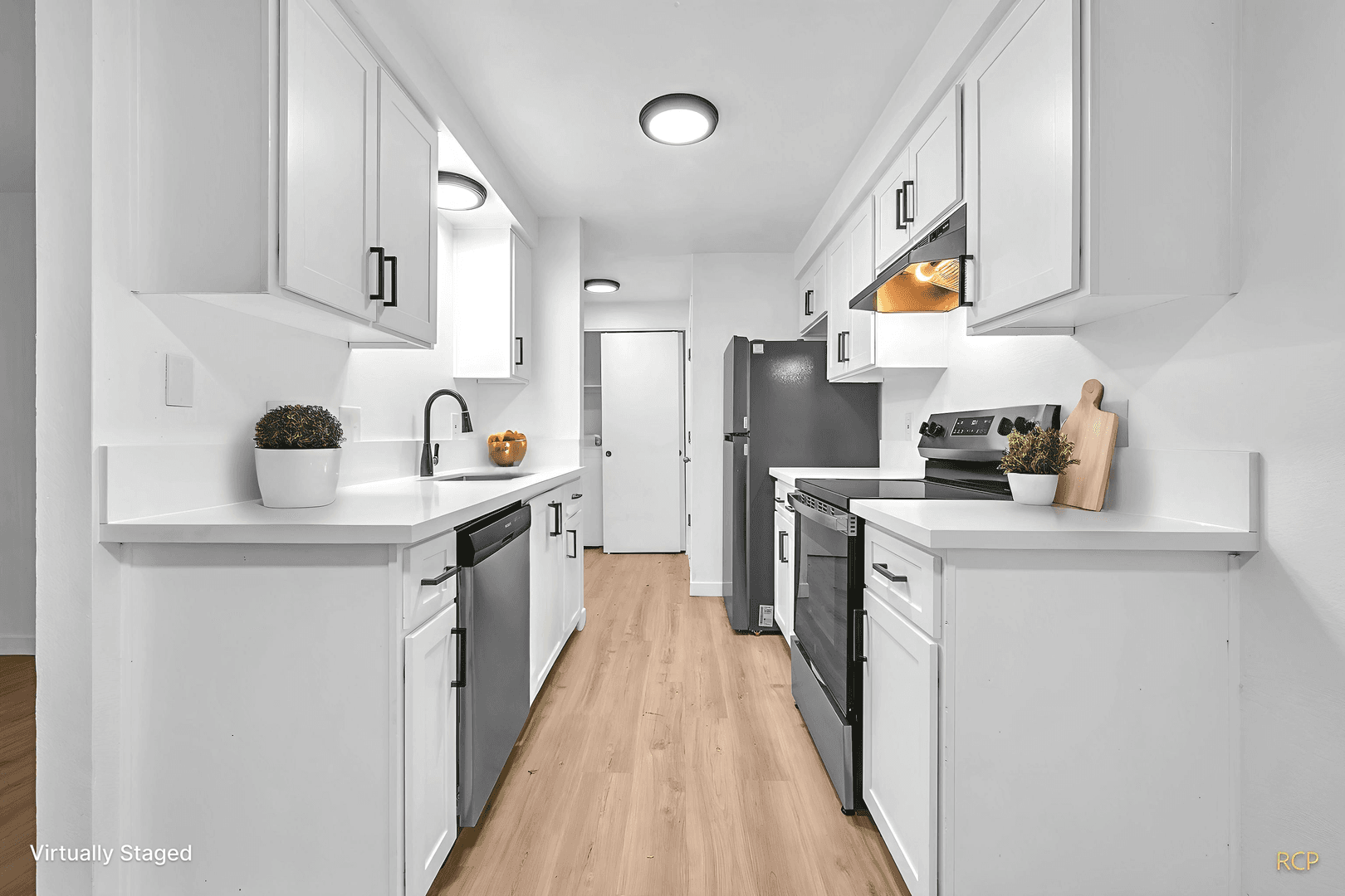 Keizer Apartment: 812-898 Lockhaven Dr NE