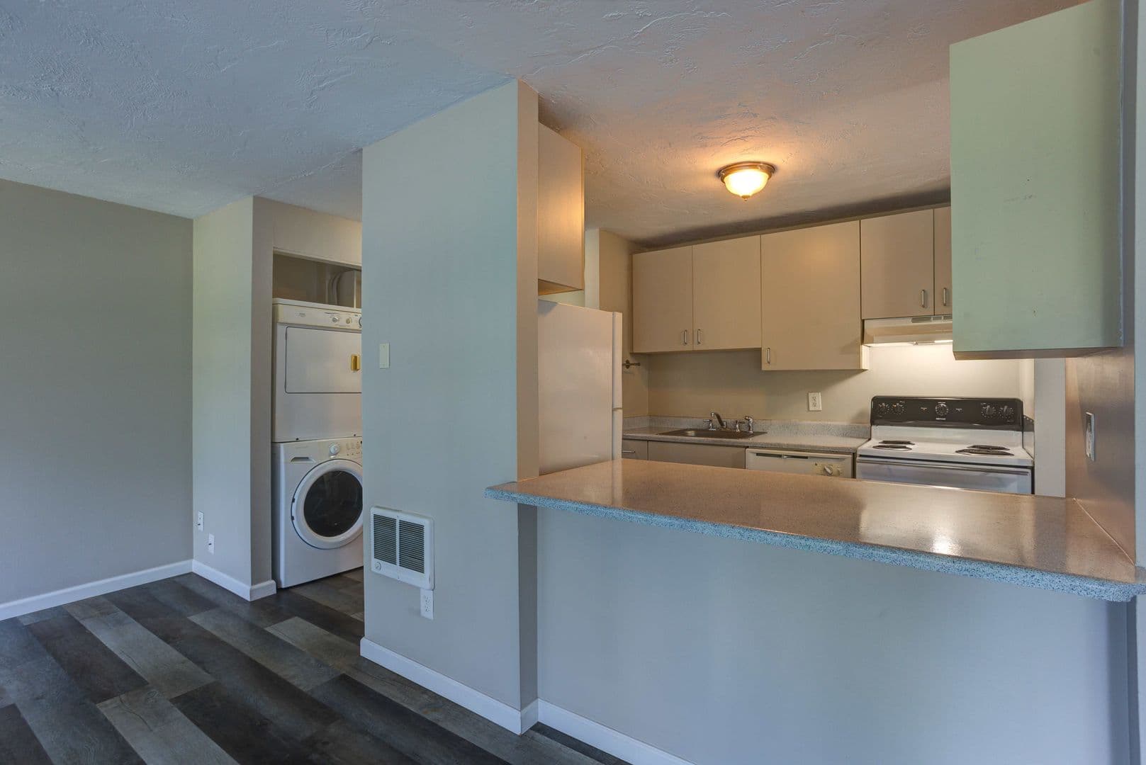 Portland Apartment: 10231 NE Tillamook St.