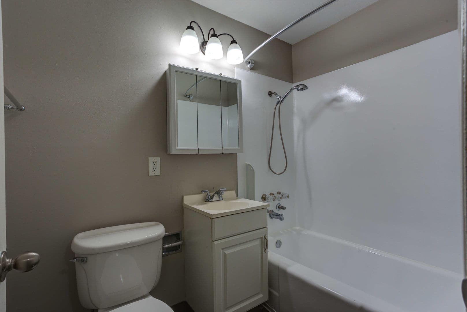 Portland Apartment: 10231 NE Tillamook St.