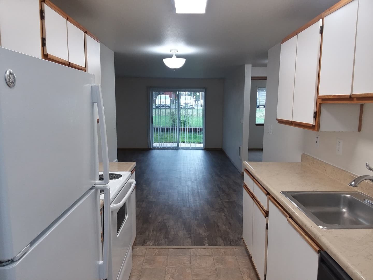 Estacada Apartment: 710 N Broadway St