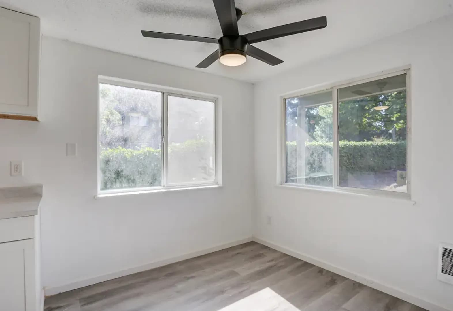 Portland Apartment: 10225 to 10257 NE Fremont Street