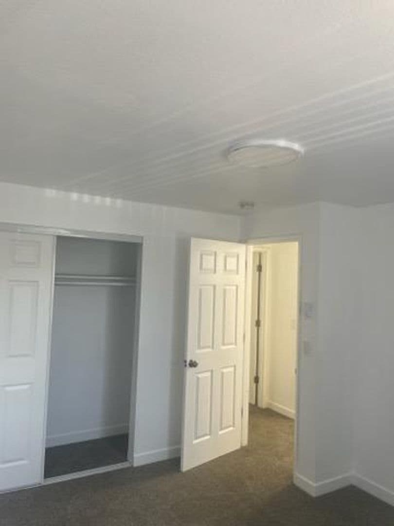 Saint Helens Apartment: 2375, 2405, 2415, 2475 Columbia Blvd.