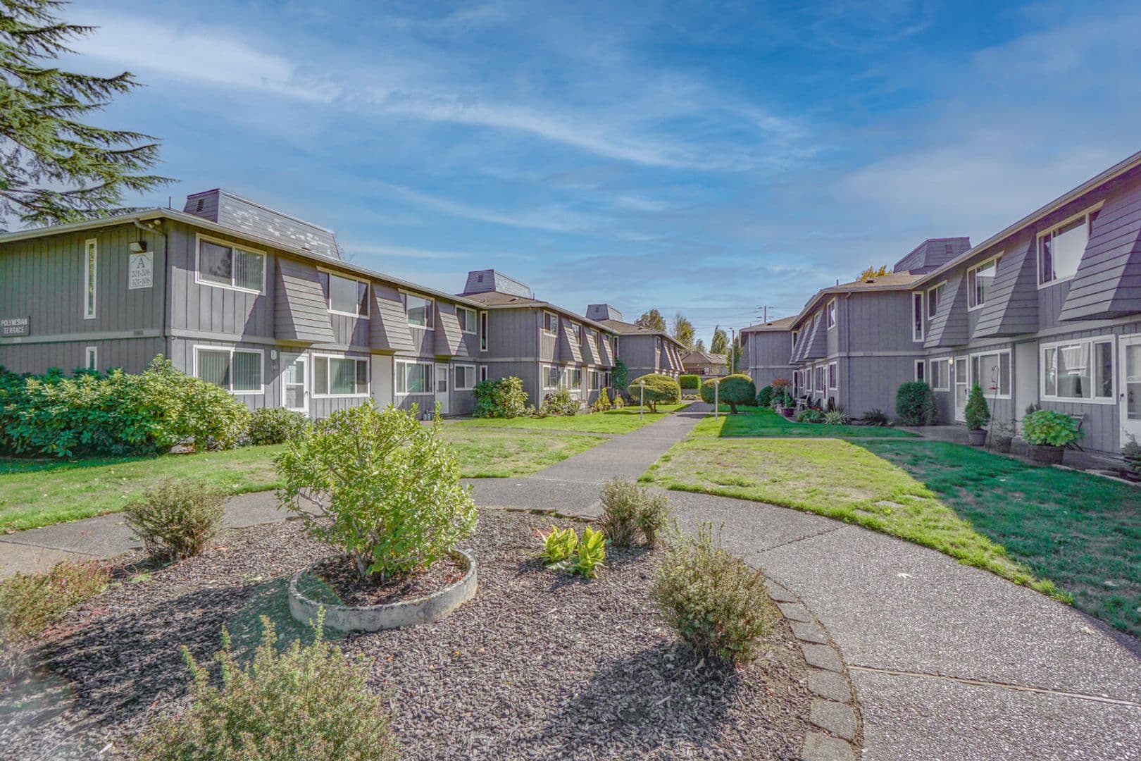 Fairview Apartment: 320 Lincoln Street