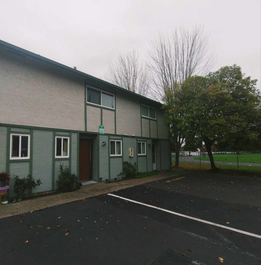 McMinnville Apartment: 1355 NW 2nd Street