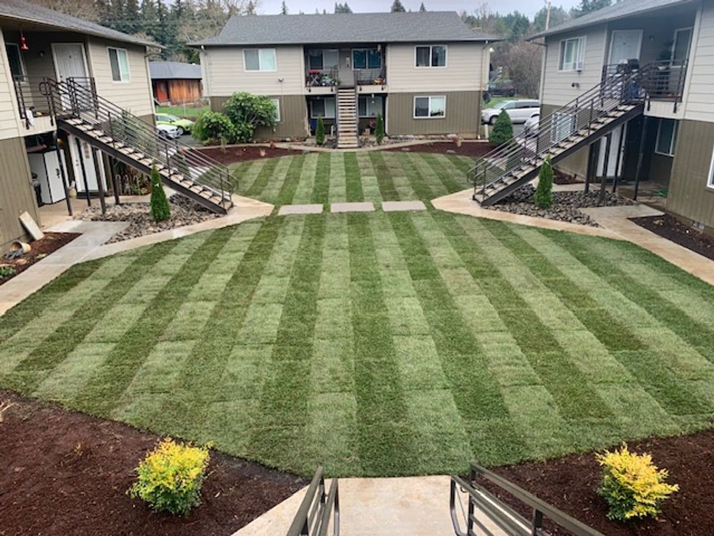 Estacada Apartment: 704 N Broadway St