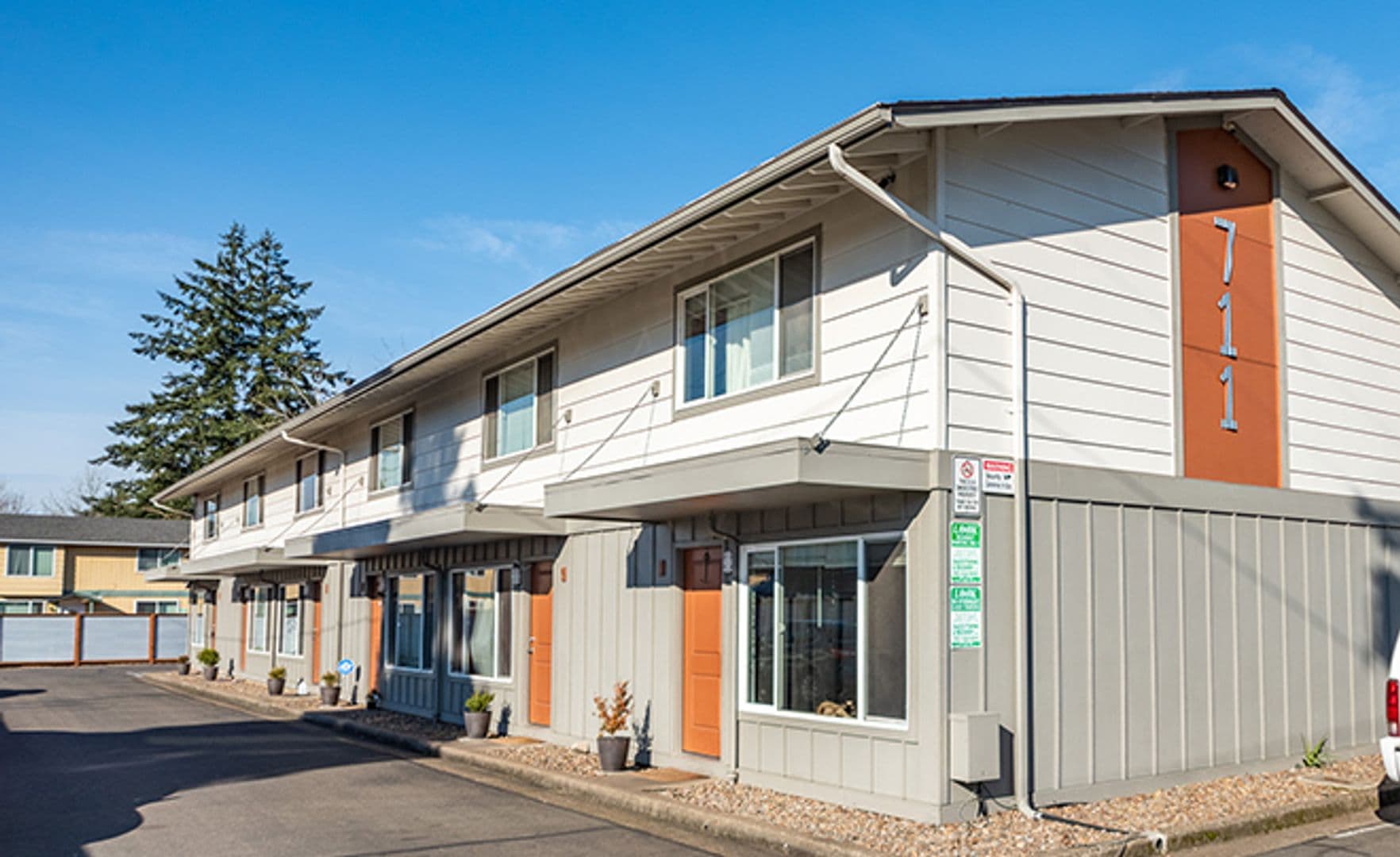 McMinnville Apartment: 711 SE Ford Street
