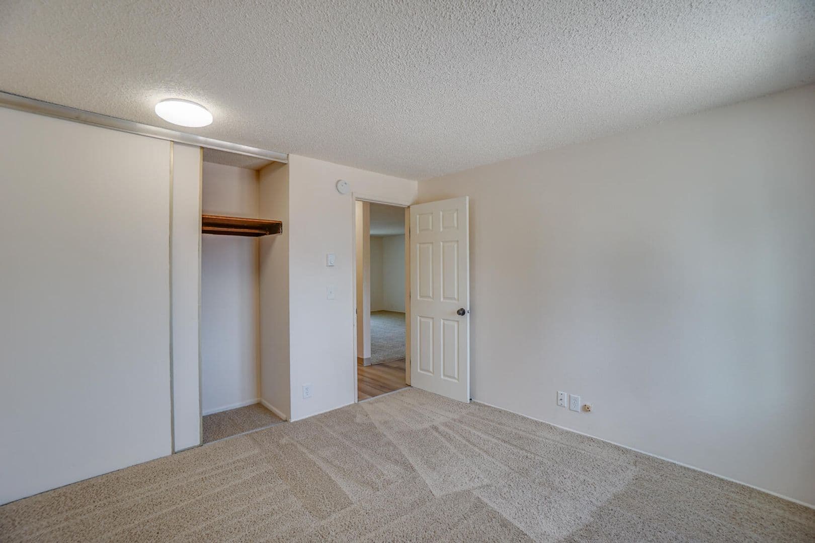 Salem Apartment: 1260 Marilyn St SE