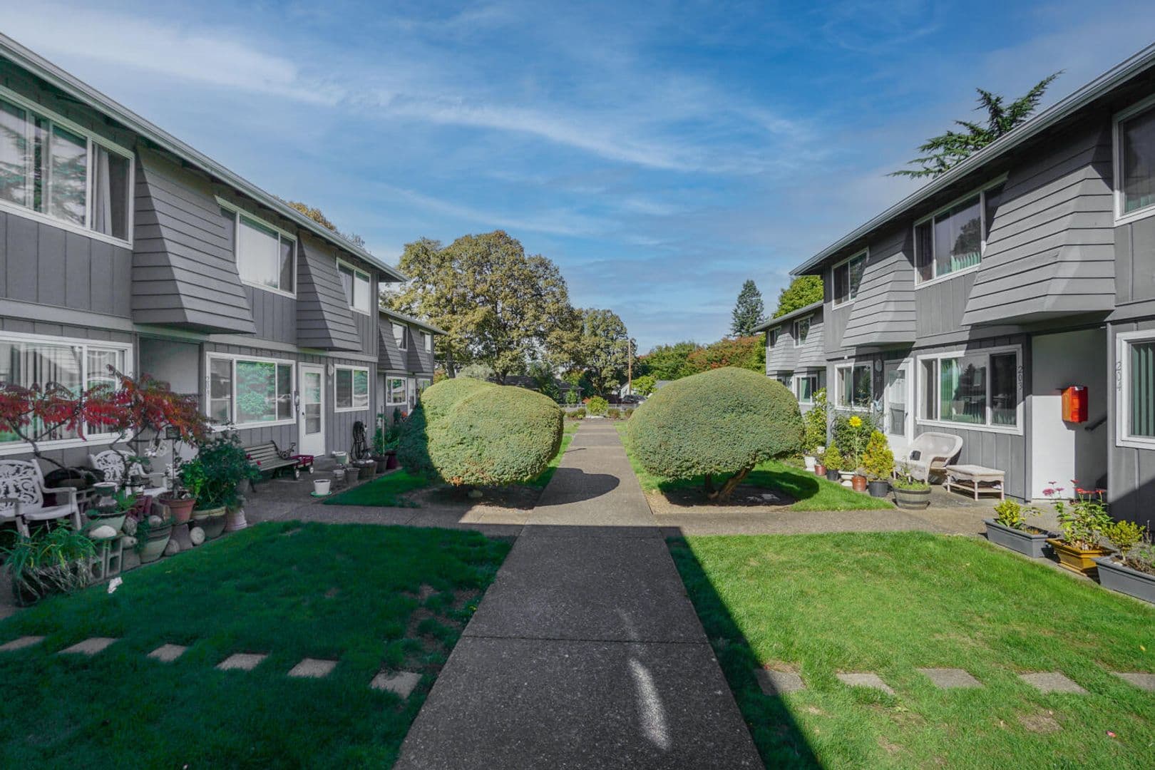 Fairview Apartment: 320 Lincoln Street