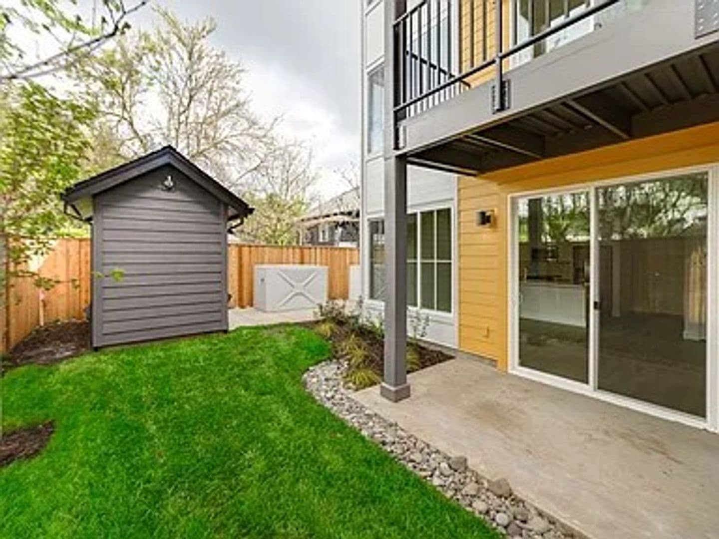 Portland Apartment: 4785 N. Albina Ave