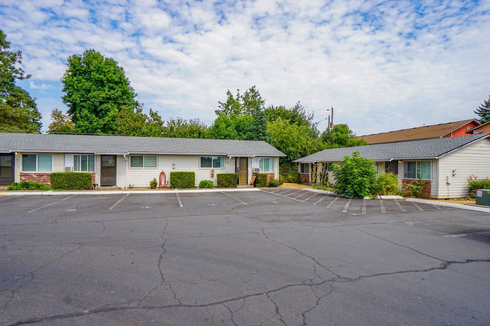 Forest Grove Apartment: 2747 20th Place