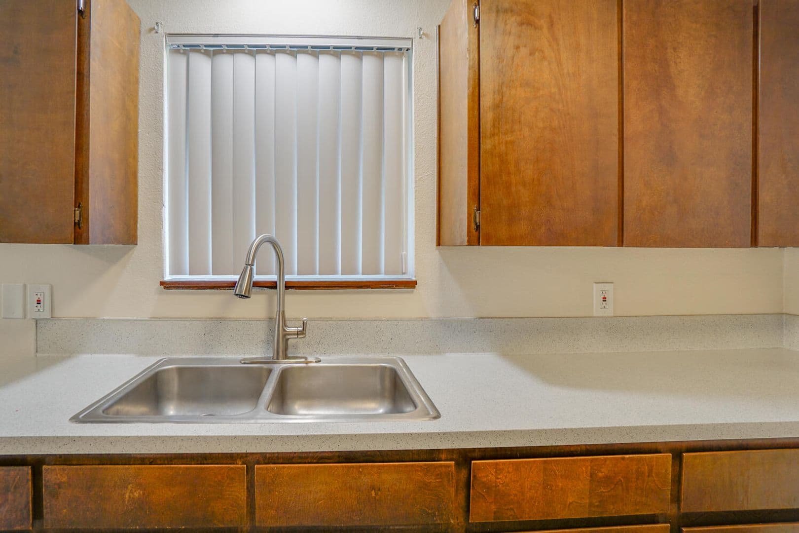 Forest Grove Apartment: 2747 20th Place