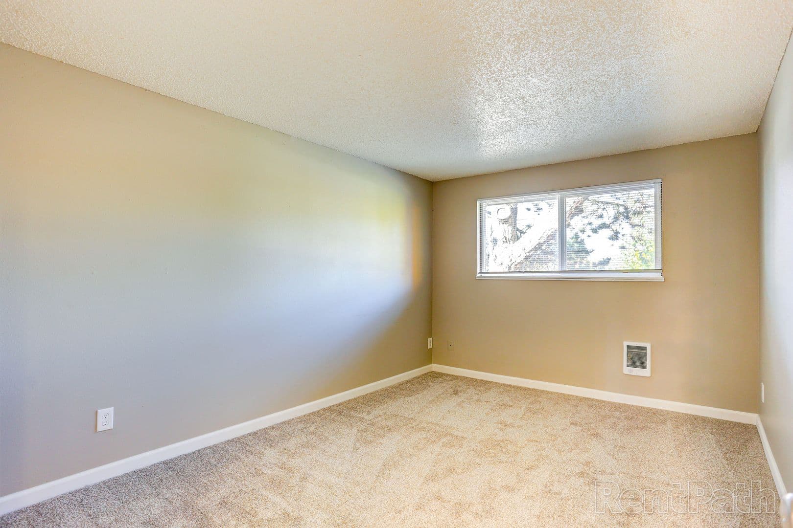 Gresham Apartment: 3050 NE 23rd St.