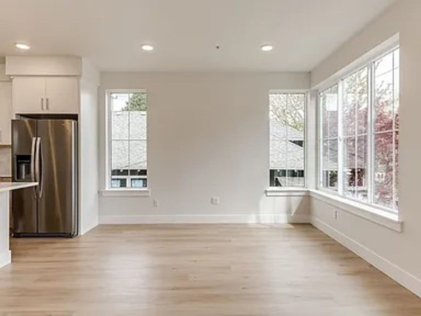Portland Apartment: 4785 N. Albina Ave