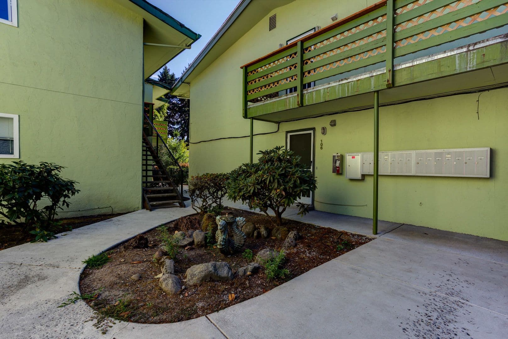 Portland Apartment: 10231 NE Tillamook St.