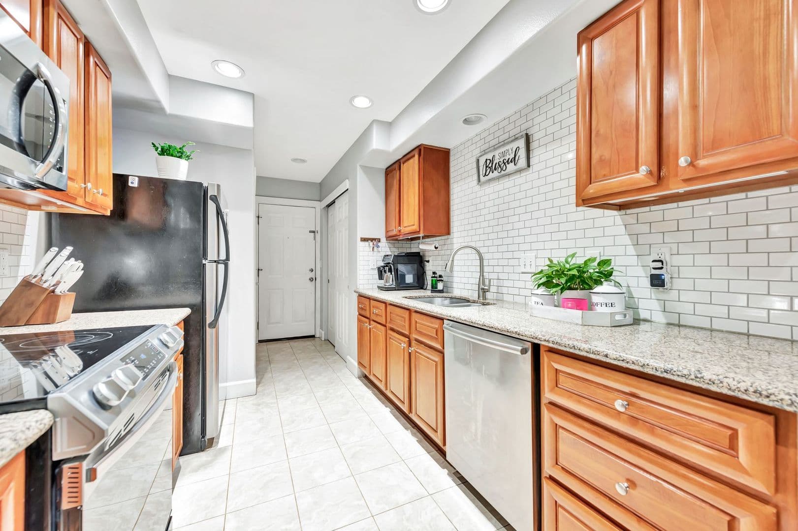 Portland Apartment: 17512-17572 SE Pine St.