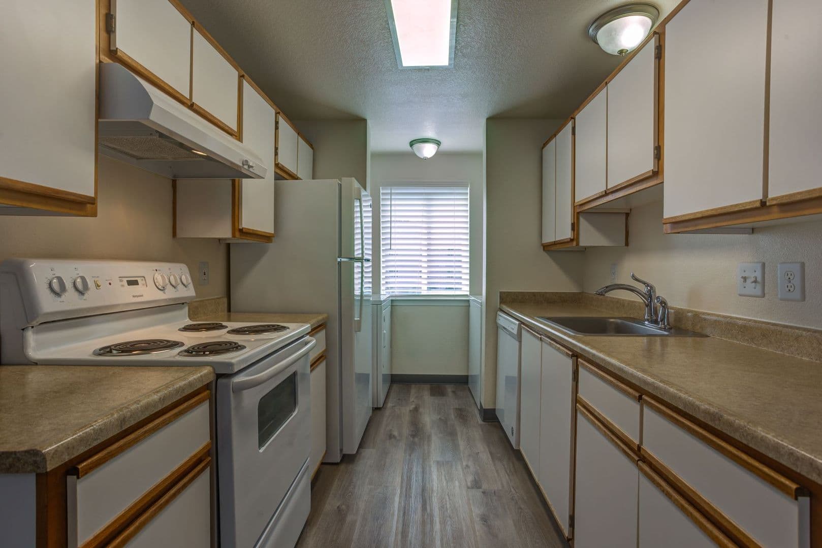 Estacada Apartment: 710 N Broadway St