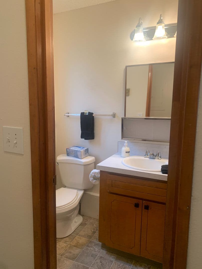 McMinnville Apartment: 1355 NW 2nd Street