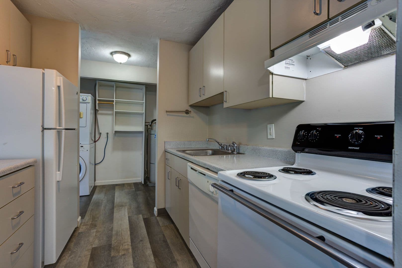 Portland Apartment: 10231 NE Tillamook St.