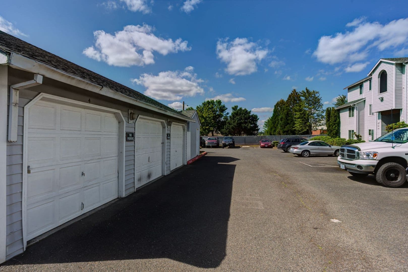 Estacada Apartment: 710 N Broadway St